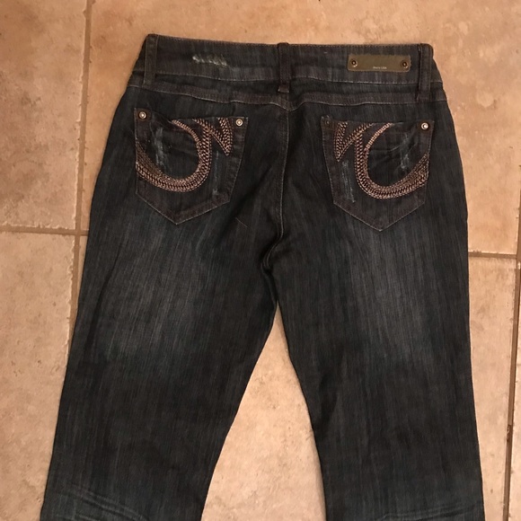 L.A. idol Embellished Ripped Jeans - Picture 7 of 12